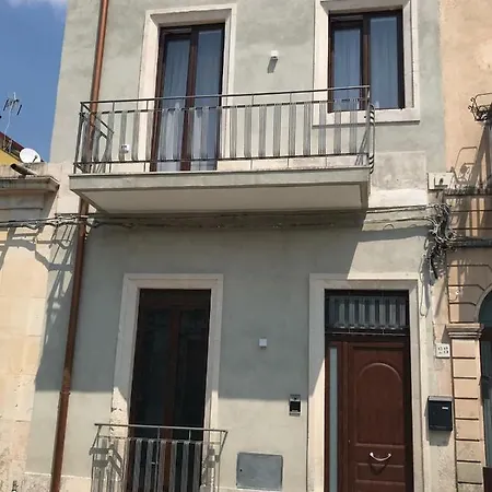 Donna Nunzia Apartment *